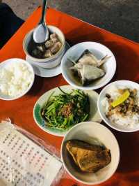 我最愛台灣滷肉飯😋😋😋