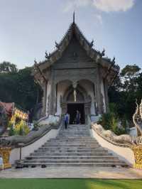 🛕 Phra That Pha Ngao: Chiang Rai’s Sacred Cliff