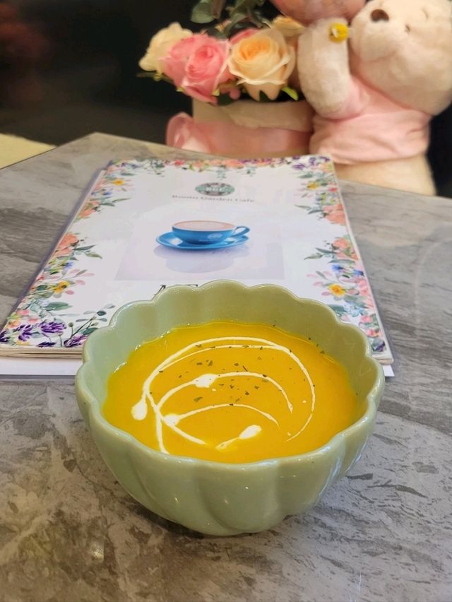 花花世界🌺🌺🌸🌸浪漫精緻打卡咖啡室 花花世界🌺🌺🌸🌸浪漫精緻打卡咖啡室