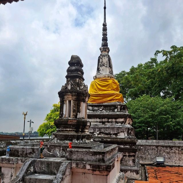 สักการะหลวงพ่อเสือที่พุทธสถานเชิงท่า – หน้าโบสถ์