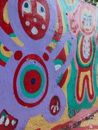 พาไปเที่ยวหมู่บ้านสายรุ้ง สถานที่แนะนำต้องมาเยือน