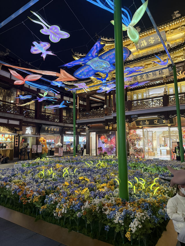 Yuyuan Garden. Shanghai Yuyuan Garden. Shanghai