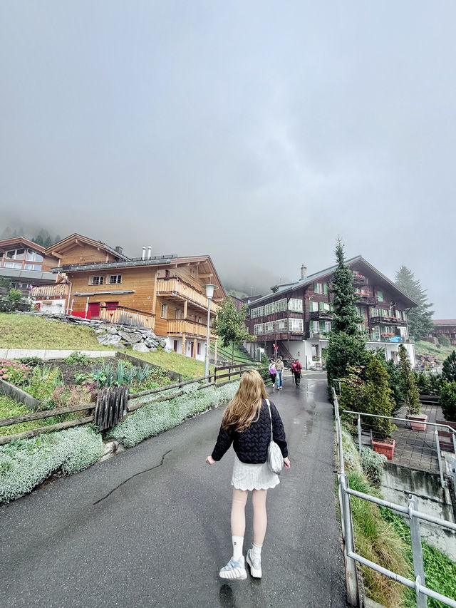 Mürren: Where Bond’s Peak Meets Alpine Charm Mürren: Where Bond’s Peak Meets Alpine Charm