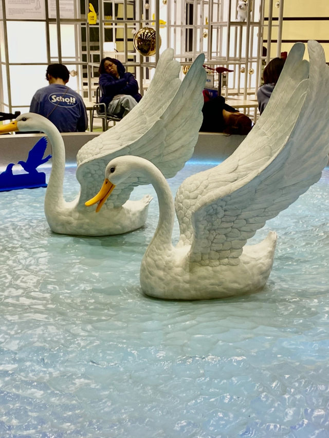 台灣桃園|走進繪本世界的瞬間 桃園機場旅人廣場太夢幻 必拍打卡點大公開 台灣桃園|走進繪本世界的瞬間 桃園機場旅人廣場太夢幻 必拍打卡點大公開