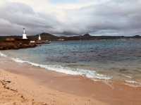 《星砂灣的雙燈塔海景，美得像沖繩一樣迷人》