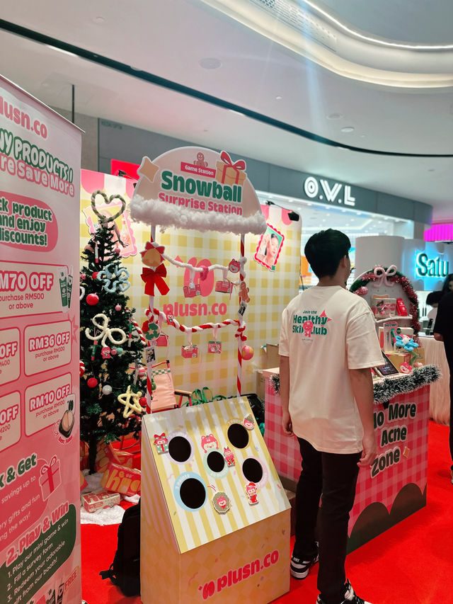 Malaysia’s Xmas Blazer Bash: Sunway Square Vibes 🎄✨ Malaysia’s Xmas Blazer Bash: Sunway Square Vibes 🎄✨