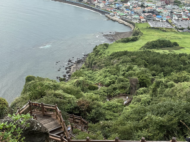 Mesmerizing Hiking Views You Won’t Forget 😍🌄