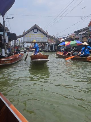 Drifting Through Thailand, One Paddle at a Time 🚣🏻‍♂️
