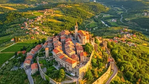Bán đảo Istria là một kho báu về lịch sử, thiên nhiên và văn — traveler post in Pula