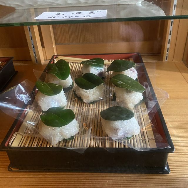 奈良「おくた」みたらし団子が有名！でも椿餅も激ウマ！和菓子買うならおすすめの店