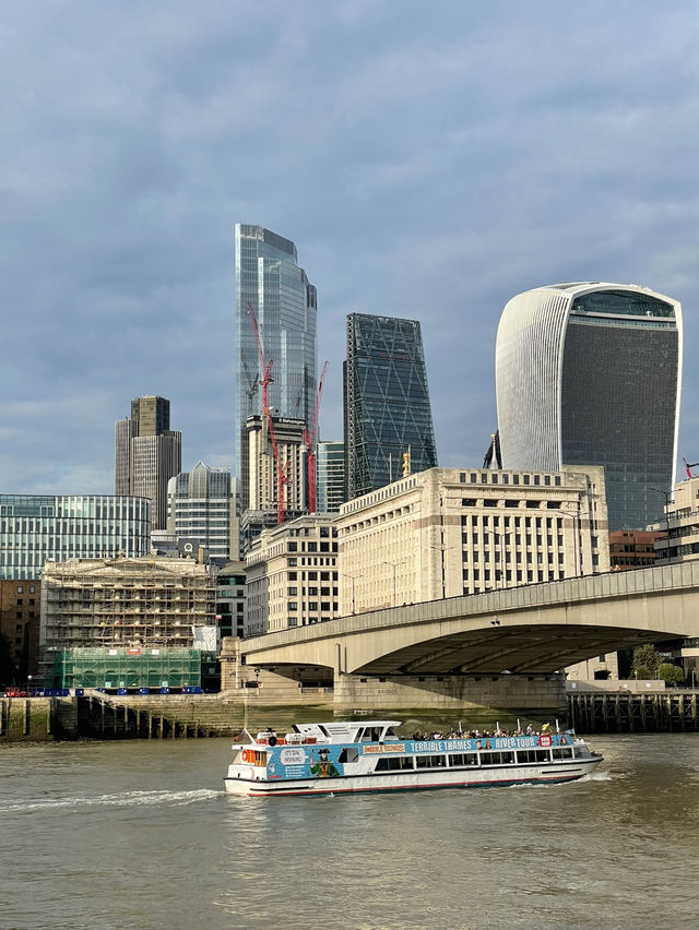 Borough Market & Riverside Walk: A Foodie’s Dream Day in London