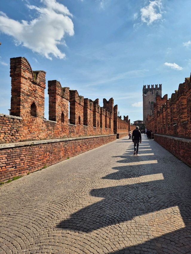 Historic castle in the heart of Verona with a medieval walking bridge