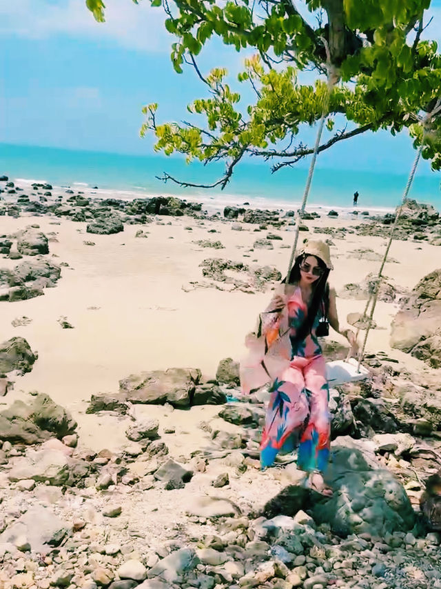 “บาหลีไม่ต้องบิน! แค่ระยองก็ได้ฟีลทะเลในฝัน 🏝️☀️”