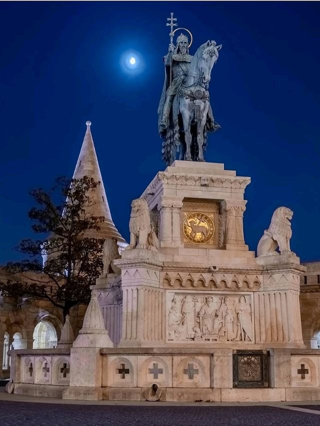 🌉👑 “Bridges, Baths & Baroque Dreams: A Royal Day in Budapest” 🇭🇺
