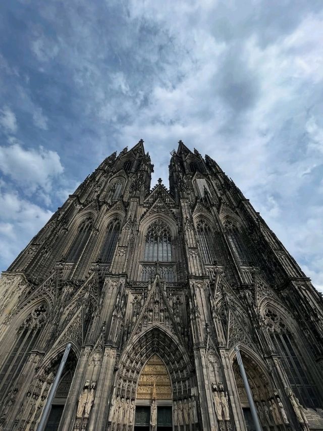 ⛪ Köln Magic: Germany’s Cathedral City on the Rhine