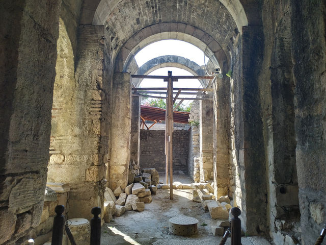 Located in the town of Demre, Antalya, Turkey, the St. Nicholas Church (Noel Baba Kilisesi in Turkish) is a significant religious and historical site. It is dedicated to St. Nicholas, the 4th-century 