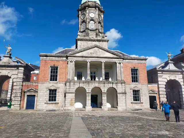 City Stroll Magic✨