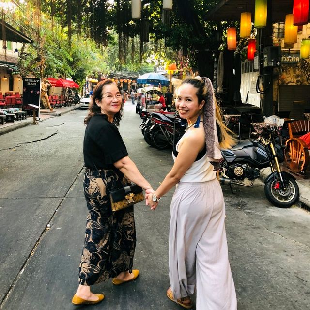 Khaosan Road! 🇹🇭 A Famous Travel Hub! 