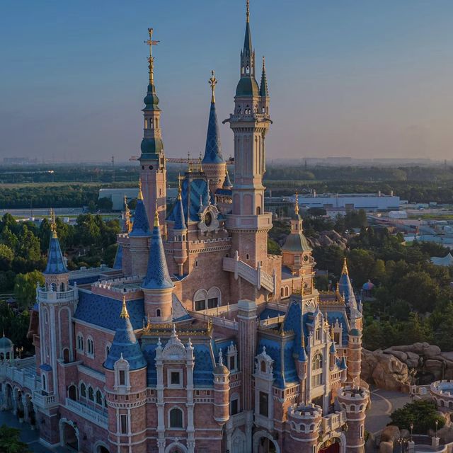 Have fun at Shanghai Disneyland Resort! 💕