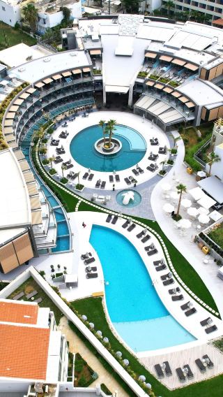 Unforgettable Hospitality at @nautiluxhotel: Experience Pure Bliss and Luxury in Crete