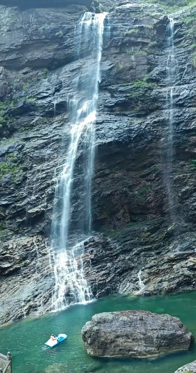 A stream flies straight down three thousand feet, as if the Milky Way has fallen from the nine heavens - Lushan