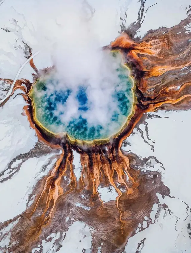 The mysterious 'Eye of the Earth' in the United States is so beautiful that it's almost intimidating to look at directly