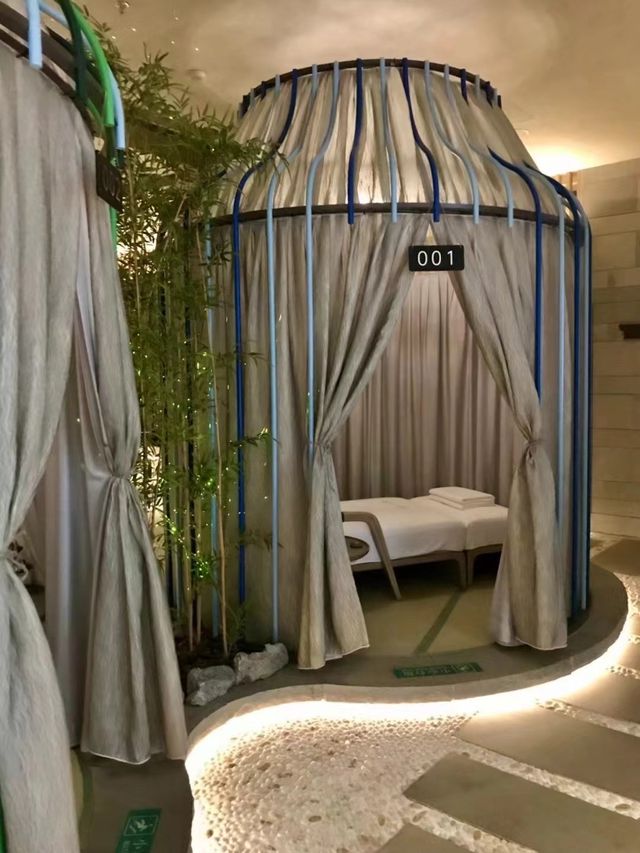 入住霖林雨溫泉酒店