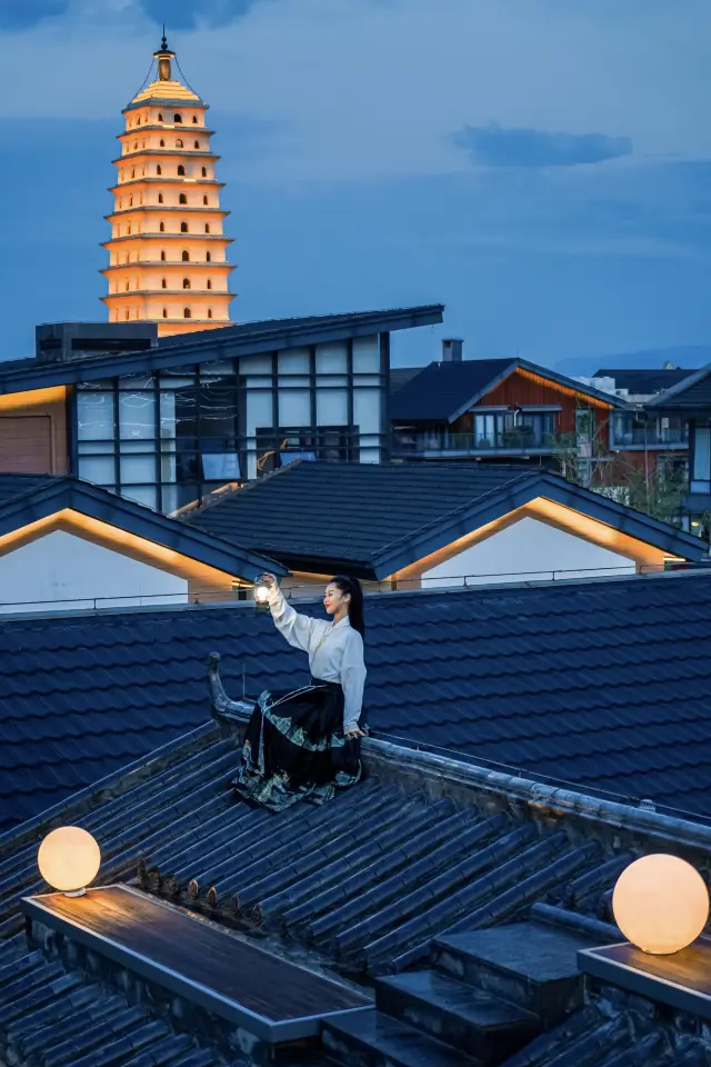 不是蘇州！在昆明！！我來上房揭瓦看日落啦～