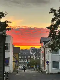 想和你一起去冰島，看世界的盡頭夕陽。