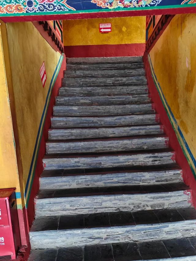 魅力西藏，藏傳佛教寺廟——卡久寺。