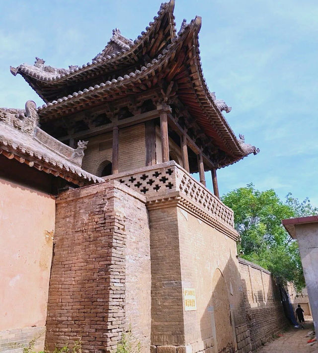 悟空!為師跟隨你的腳步來到了汾城古建築群...。