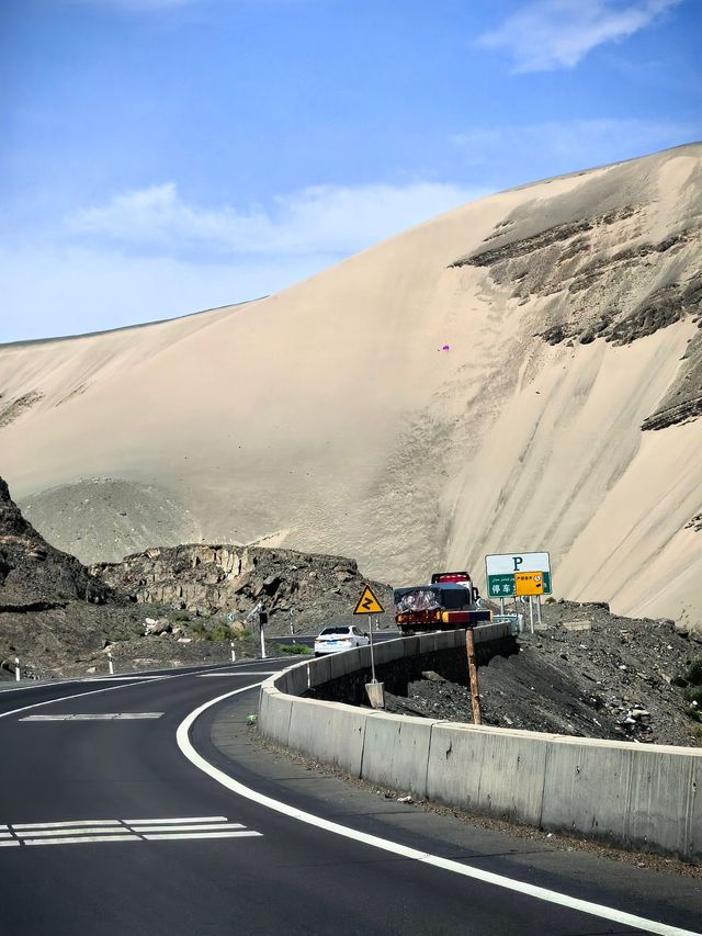 新疆旅行之八，走新疆最美公路——吐和高速。