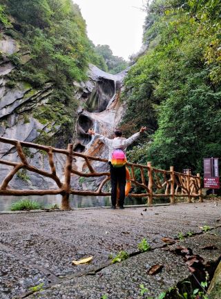 平頂山堯山 生辰八字鐘與最美九曲瀑布。