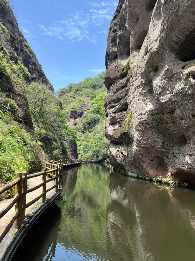 福建泰寧九龍潭 | 丹霞山水微縮明珠。