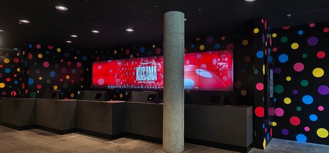 草間彌生，波點女王，墨爾本 NGV 大展。
