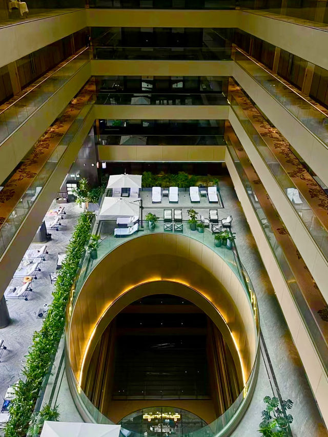 Bangkok’s Sindhorn Kempinski: Indulge in Elegance