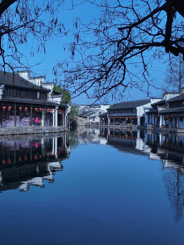 最佳旅行時間
✅ 春秋季（3-5月、9-11月）氣候宜人，適合漫步古街，賞花賞景。