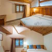 A secluded homestay in Quzhou's mountains, with great scenery and warm people.