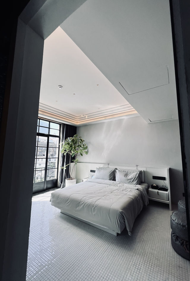百年沙美大樓裡的ZHotel，住進外灘最美陽台