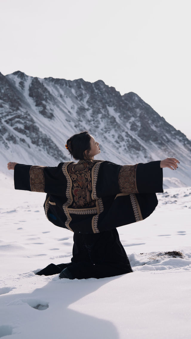 在祁連之巔起舞，我是風雪孕化的精魄