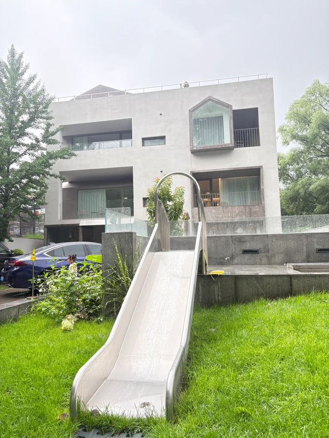 北京大雨遛娃｜懷柔這間民宿真係超適合躺平！