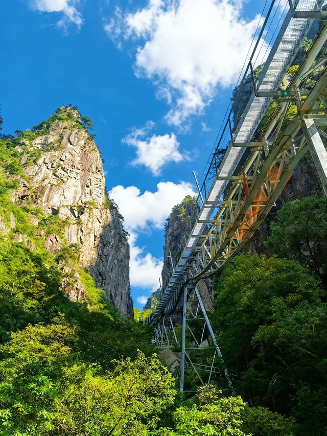 黃山兩天一夜徒步路線慢爬看峽谷賞日落