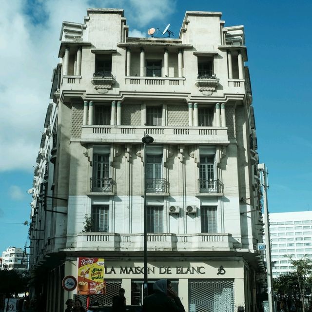 Casablanca’s Architecture – Where Tradition Meets Modern Grace 🏛️🌆