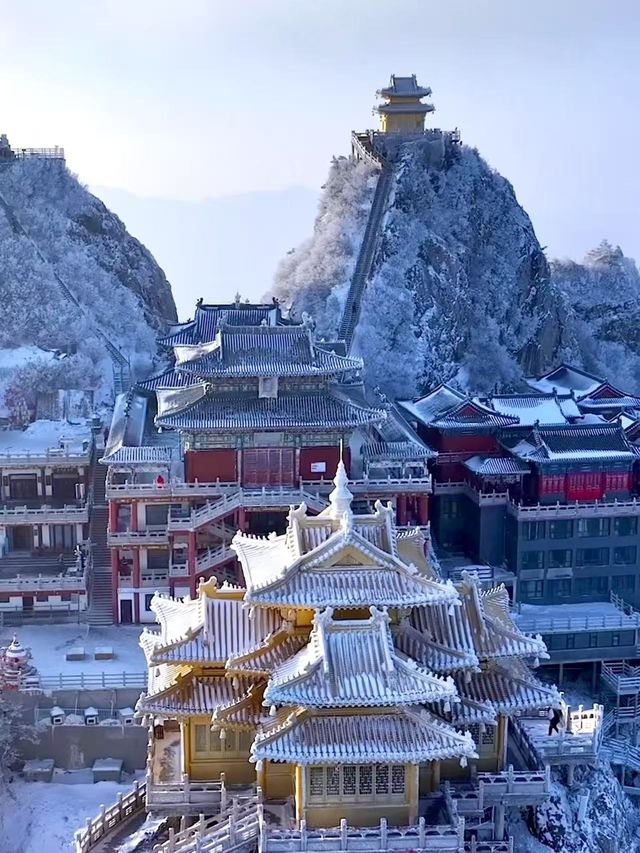 在老君山看到了現實版雲頂天宮