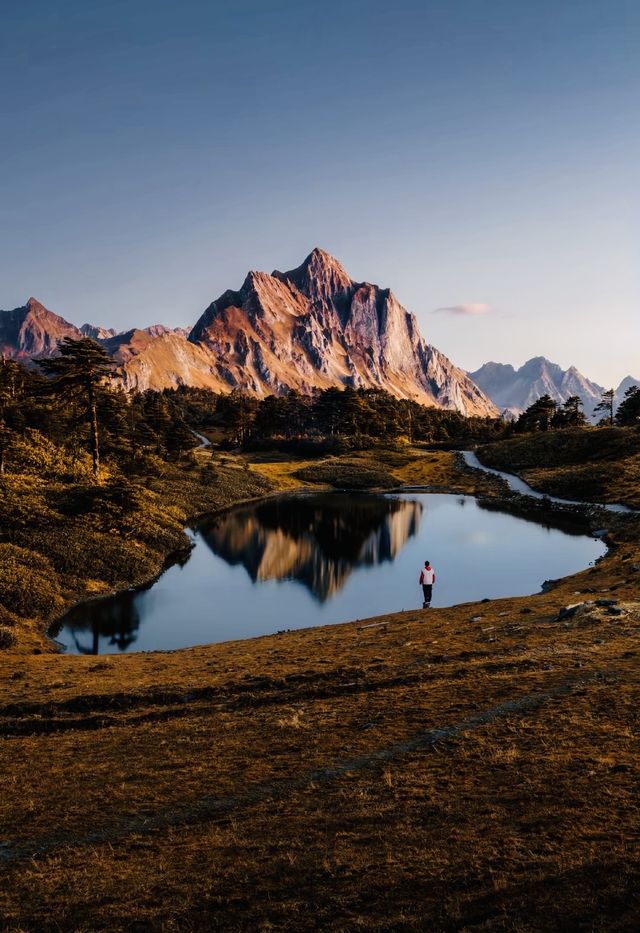 探訪金字塔雪山秘境