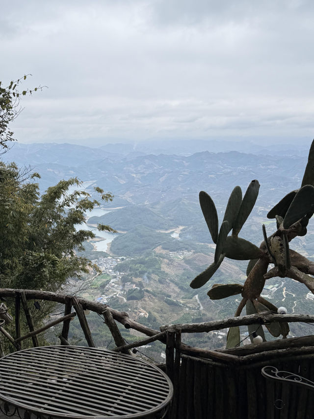 雲海之巔，心之所向：玉皇頂療癒之旅