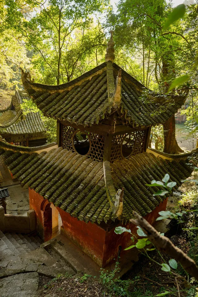 這一刻,沒有比飛雲崖更懂秋天的氣息 這一刻,沒有比飛雲崖更懂秋天的氣息