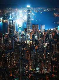 香港街頭|深夜霓虹下的魔幻現實