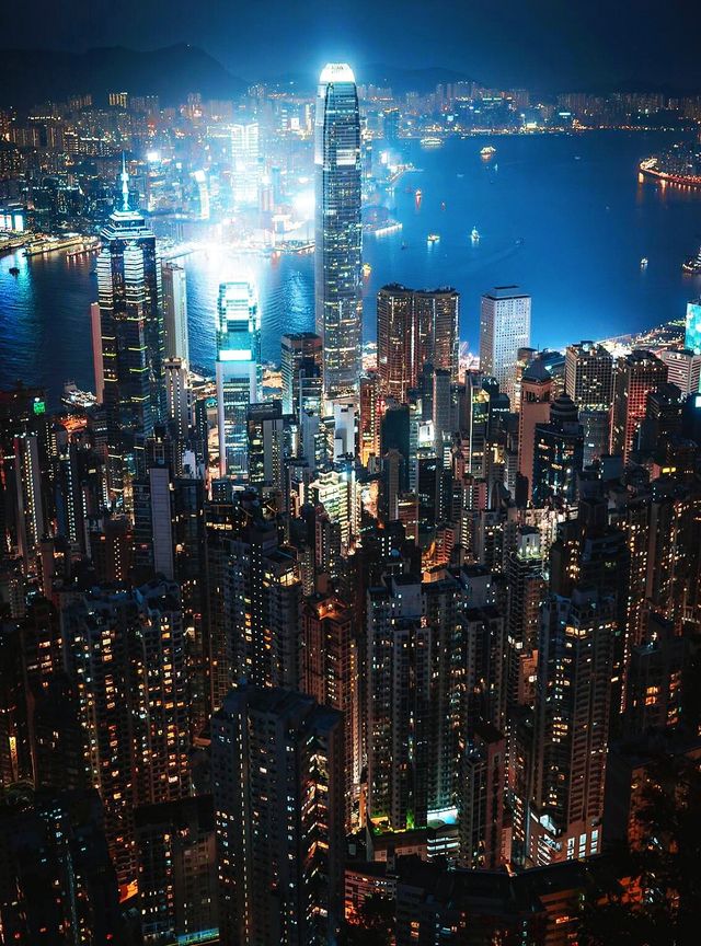 香港街頭|深夜霓虹下的魔幻現實 香港街頭|深夜霓虹下的魔幻現實