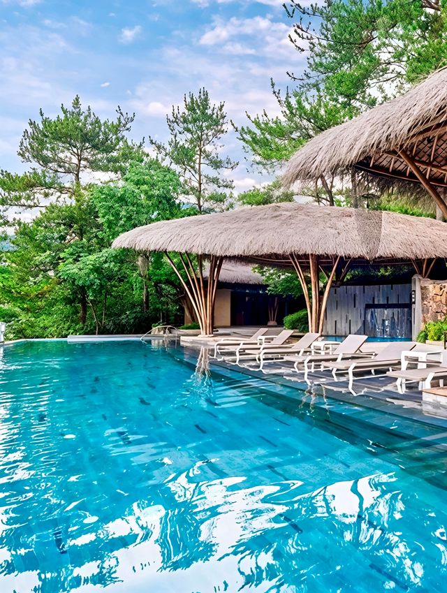 安吉這家山居酒店太好住了!溫泉、樹屋、日落全都有